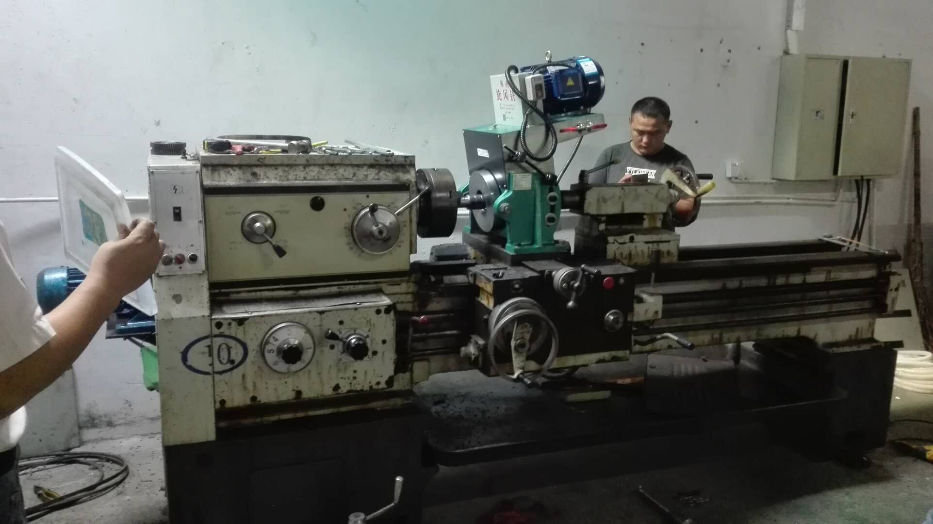 車床改旋風(fēng)銑2
