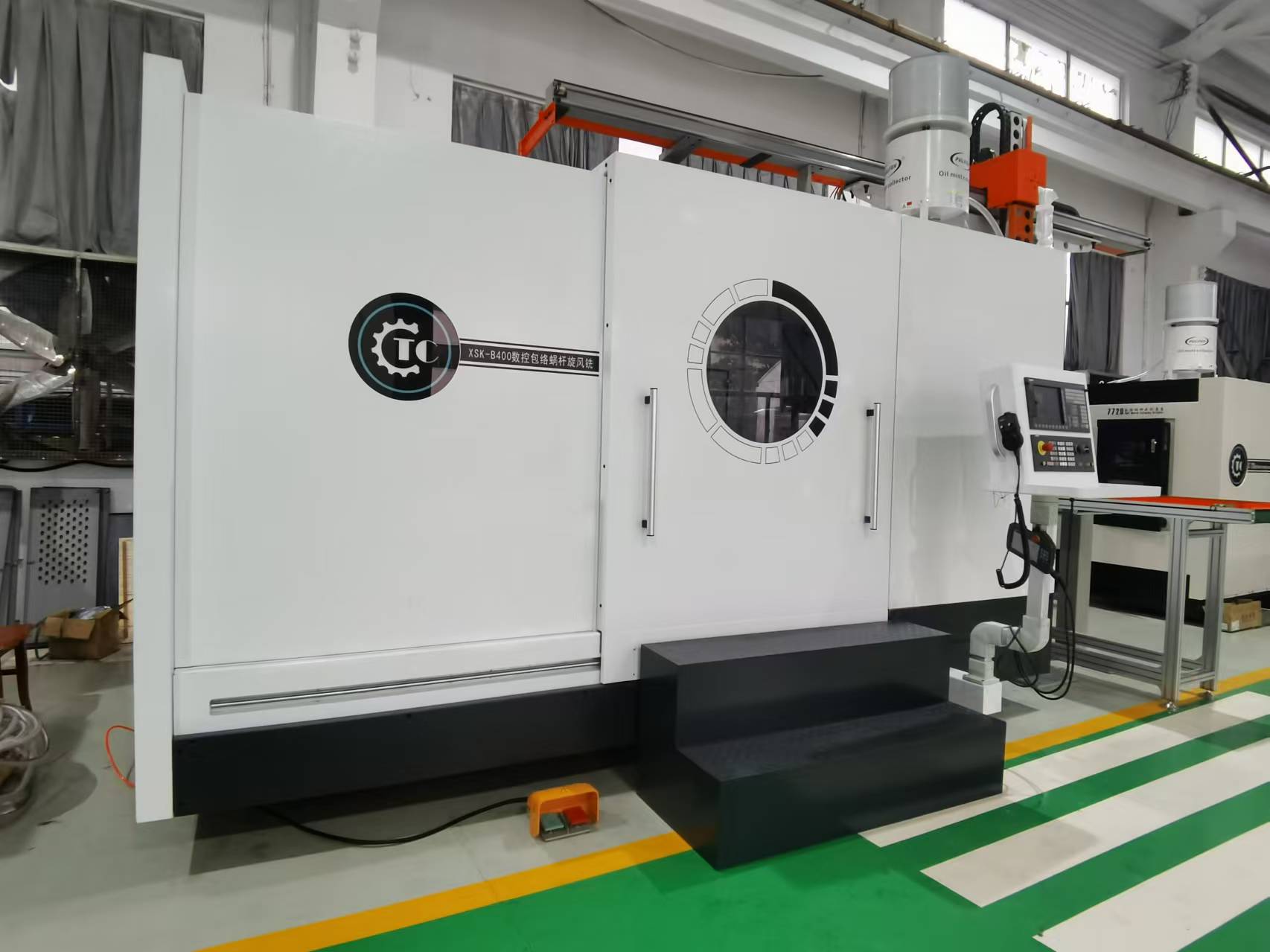 數控包絡蝸桿旋風銑整機 數控包絡蝸桿旋風銑整機