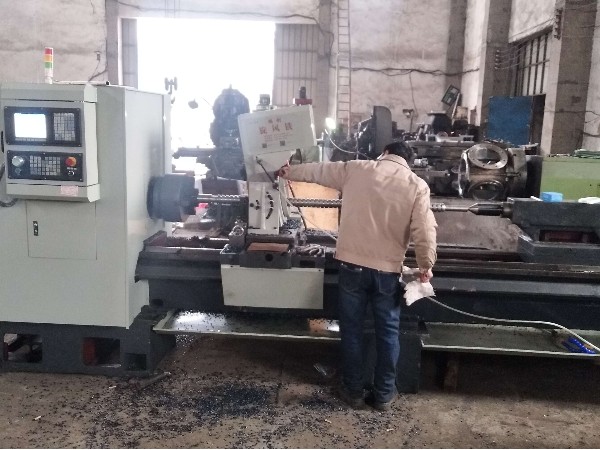 長絲桿數控旋風銑(改造版)武漢客戶現場 長絲桿數控旋風銑(改造版)武漢客戶現場